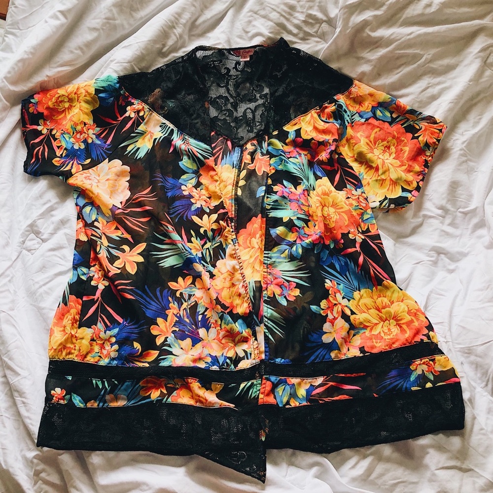 ✨NWOT✨ Vibrant Floral Cardigan